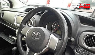 Toyota Vitz, 2013 год, 580 000 рублей, 3 фотография