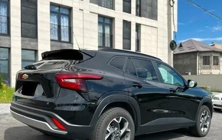 Chevrolet Trax, 2024 год, 1 800 000 рублей, 3 фотография
