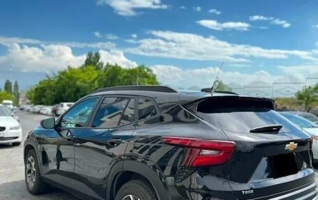 Chevrolet Trax, 2024 год, 1 800 000 рублей, 4 фотография