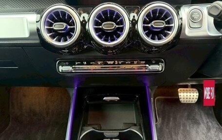 Mercedes-Benz GLB, 2023 год, 2 600 000 рублей, 20 фотография