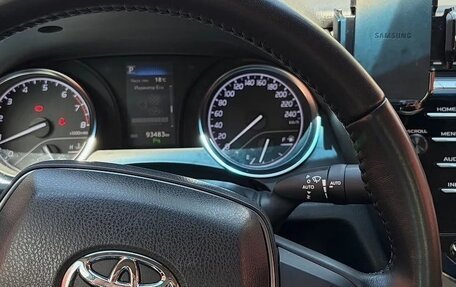 Toyota Camry, 2019 год, 2 200 000 рублей, 3 фотография