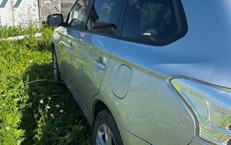 Mitsubishi Outlander III рестайлинг 3, 2013 год, 1 119 000 рублей, 4 фотография