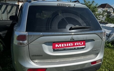 Mitsubishi Outlander III рестайлинг 3, 2013 год, 1 119 000 рублей, 3 фотография
