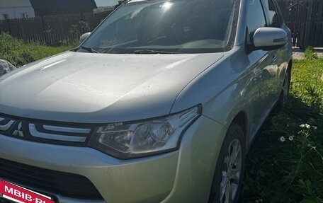 Mitsubishi Outlander III рестайлинг 3, 2013 год, 1 119 000 рублей, 6 фотография