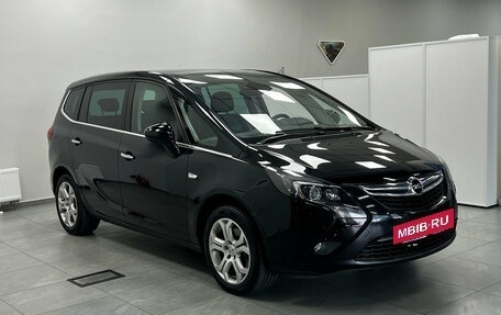 Opel Zafira C рестайлинг, 2013 год, 1 050 000 рублей, 2 фотография