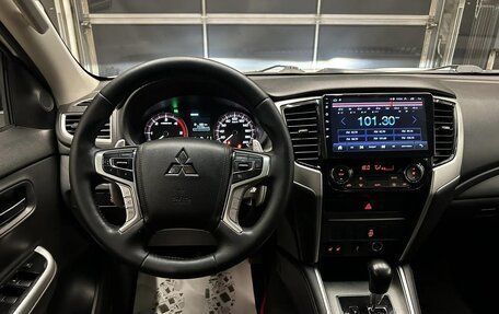 Mitsubishi L200 IV рестайлинг, 2021 год, 3 290 000 рублей, 11 фотография