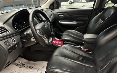 Mitsubishi L200 IV рестайлинг, 2021 год, 3 290 000 рублей, 8 фотография