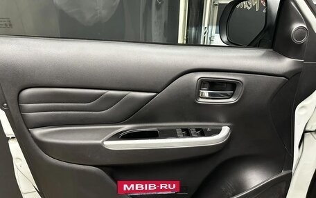 Mitsubishi L200 IV рестайлинг, 2021 год, 3 290 000 рублей, 7 фотография