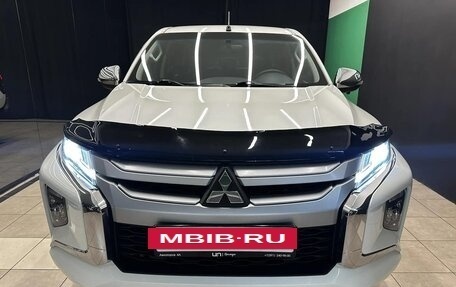 Mitsubishi L200 IV рестайлинг, 2021 год, 3 290 000 рублей, 2 фотография
