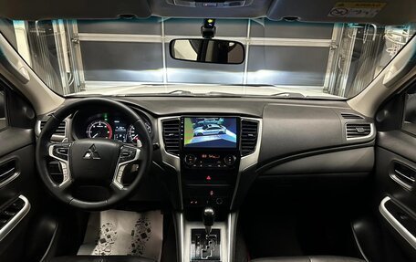 Mitsubishi L200 IV рестайлинг, 2021 год, 3 290 000 рублей, 13 фотография