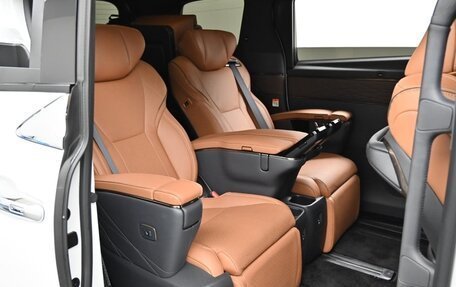 Toyota Alphard, 2024 год, 9 500 000 рублей, 12 фотография