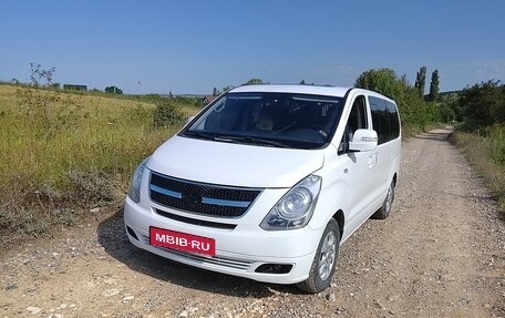 Hyundai Grand Starex Grand Starex I рестайлинг 2, 2011 год, 1 850 000 рублей, 1 фотография