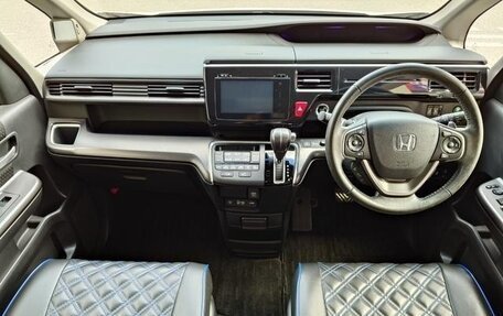 Honda Stepwgn IV, 2019 год, 1 360 000 рублей, 14 фотография