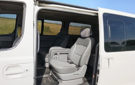Hyundai Grand Starex Grand Starex I рестайлинг 2, 2011 год, 1 850 000 рублей, 4 фотография