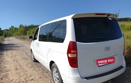 Hyundai Grand Starex Grand Starex I рестайлинг 2, 2011 год, 1 850 000 рублей, 3 фотография