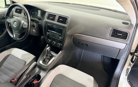 Volkswagen Jetta VI, 2012 год, 950 000 рублей, 14 фотография