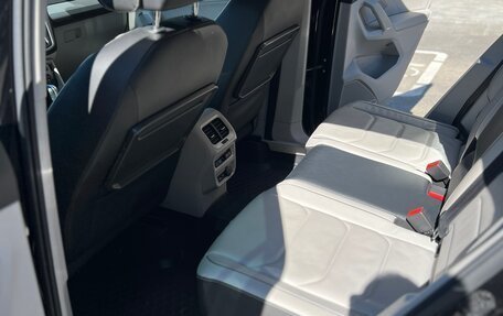 Volkswagen Tiguan II, 2018 год, 2 650 000 рублей, 13 фотография