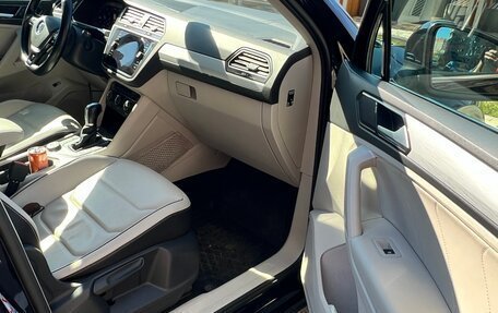 Volkswagen Tiguan II, 2018 год, 2 650 000 рублей, 3 фотография