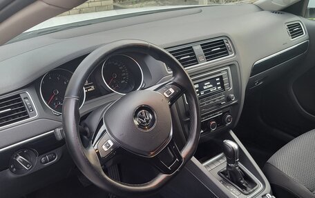 Volkswagen Jetta VI, 2016 год, 1 350 000 рублей, 14 фотография
