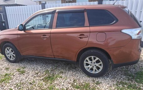 Mitsubishi Outlander III рестайлинг 3, 2013 год, 1 050 000 рублей, 8 фотография
