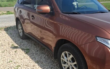 Mitsubishi Outlander III рестайлинг 3, 2013 год, 1 050 000 рублей, 5 фотография