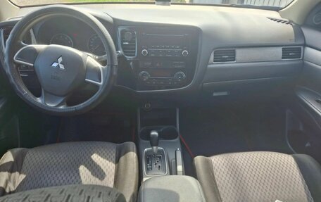 Mitsubishi Outlander III рестайлинг 3, 2013 год, 1 050 000 рублей, 11 фотография