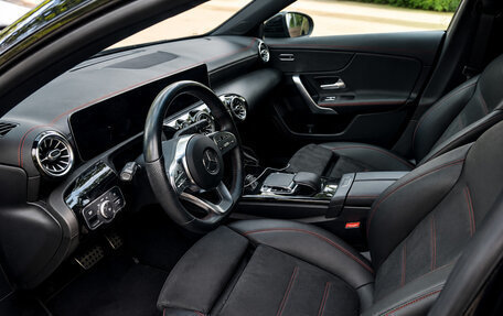 Mercedes-Benz CLA, 2019 год, 3 100 000 рублей, 6 фотография