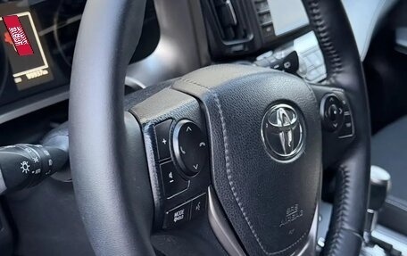 Toyota RAV4, 2017 год, 2 450 000 рублей, 8 фотография