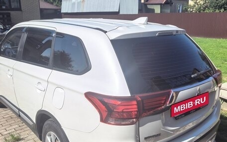 Mitsubishi Outlander III рестайлинг 3, 2019 год, 1 850 000 рублей, 6 фотография