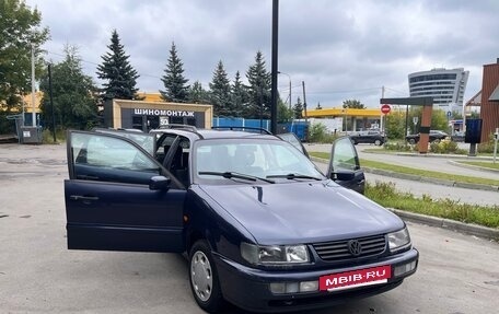Volkswagen Passat B4, 1995 год, 350 000 рублей, 2 фотография