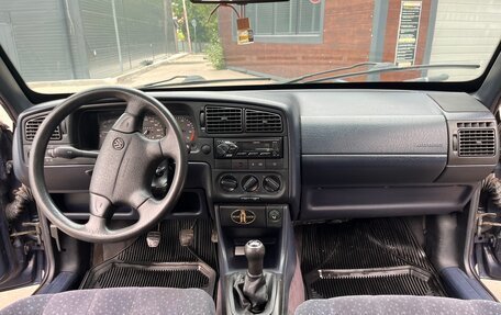Volkswagen Passat B4, 1995 год, 350 000 рублей, 7 фотография