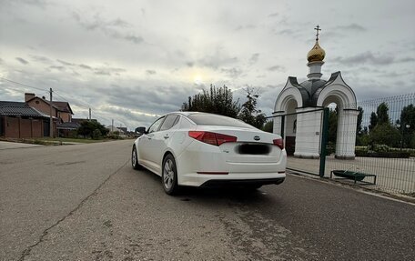 KIA K5 I рестайлинг, 2011 год, 950 000 рублей, 3 фотография