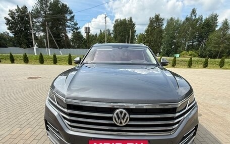 Volkswagen Touareg III, 2020 год, 5 430 000 рублей, 2 фотография
