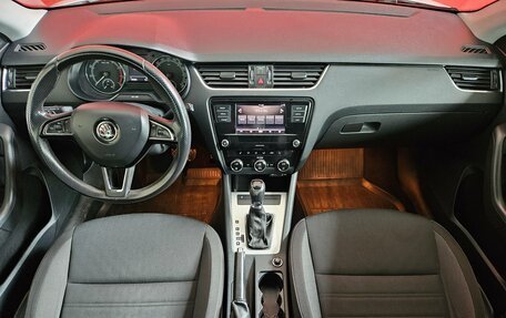 Skoda Octavia, 2017 год, 1 890 000 рублей, 9 фотография