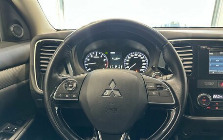 Mitsubishi Outlander III рестайлинг 3, 2015 год, 1 790 000 рублей, 16 фотография