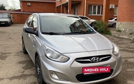 Hyundai Solaris II рестайлинг, 2011 год, 730 000 рублей, 3 фотография