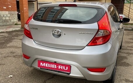 Hyundai Solaris II рестайлинг, 2011 год, 730 000 рублей, 5 фотография