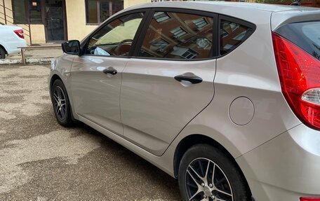 Hyundai Solaris II рестайлинг, 2011 год, 730 000 рублей, 6 фотография