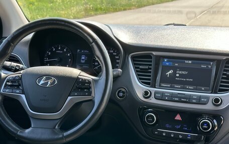 Hyundai Solaris II рестайлинг, 2018 год, 11 фотография