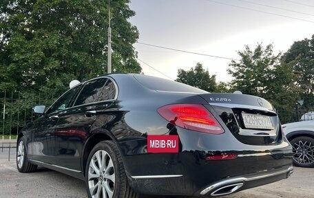 Mercedes-Benz E-Класс, 2019 год, 4 000 000 рублей, 15 фотография