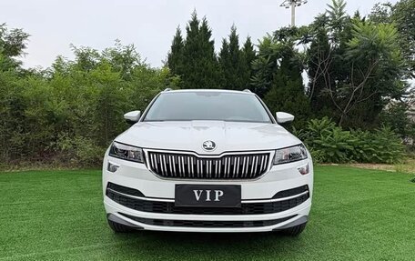 Skoda Karoq I, 2023 год, 1 700 000 рублей, 2 фотография