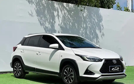 Toyota Yaris, 2022 год, 1 020 000 рублей, 1 фотография