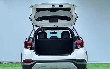 Toyota Yaris, 2022 год, 1 020 000 рублей, 7 фотография