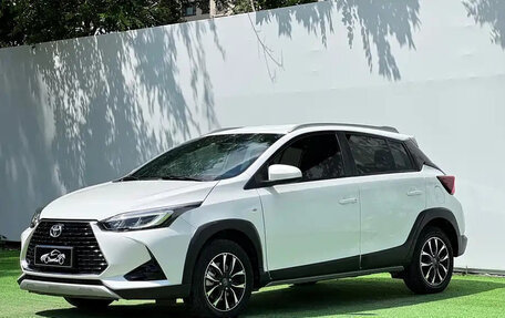Toyota Yaris, 2022 год, 1 020 000 рублей, 3 фотография