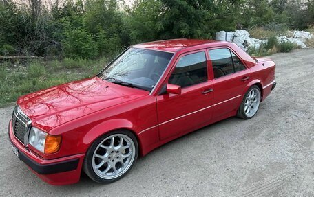 Mercedes-Benz E-Класс, 1994 год, 1 500 000 рублей, 1 фотография