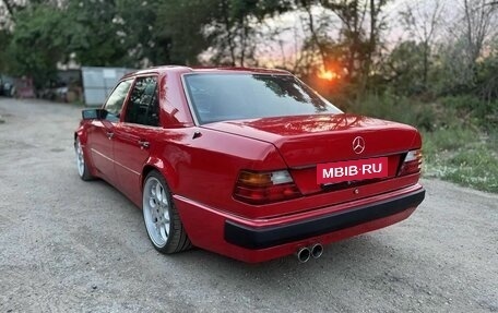 Mercedes-Benz E-Класс, 1994 год, 1 500 000 рублей, 3 фотография