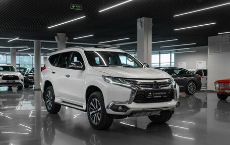 Mitsubishi Pajero Sport III рестайлинг, 2016 год, 3 050 000 рублей, 2 фотография