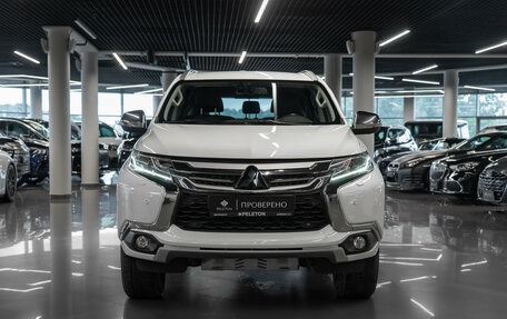 Mitsubishi Pajero Sport III рестайлинг, 2016 год, 3 050 000 рублей, 3 фотография