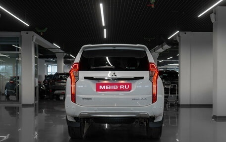 Mitsubishi Pajero Sport III рестайлинг, 2016 год, 3 050 000 рублей, 6 фотография