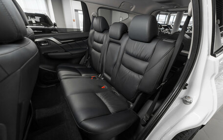 Mitsubishi Pajero Sport III рестайлинг, 2016 год, 3 050 000 рублей, 12 фотография